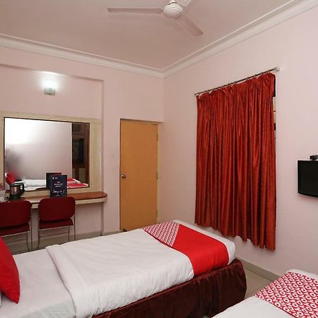 Oyo 1359 Hotel Best Inn Bhubaneswar Exterior foto