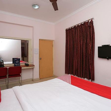 Oyo 1359 Hotel Best Inn Bhubaneswar Exterior foto
