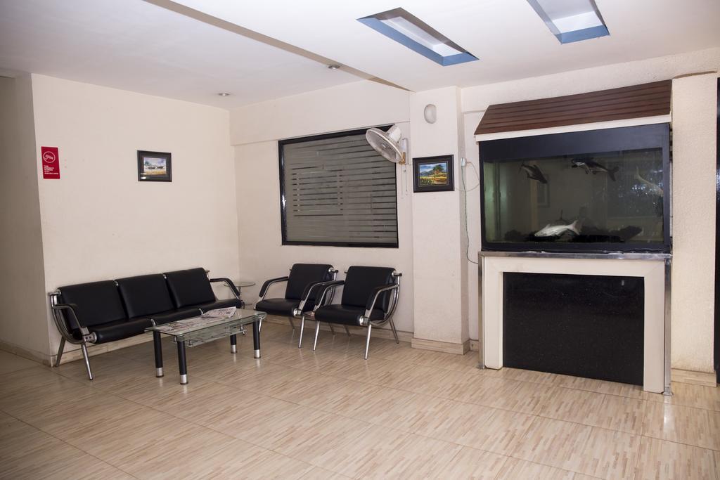 Oyo 1359 Hotel Best Inn Bhubaneswar Exterior foto