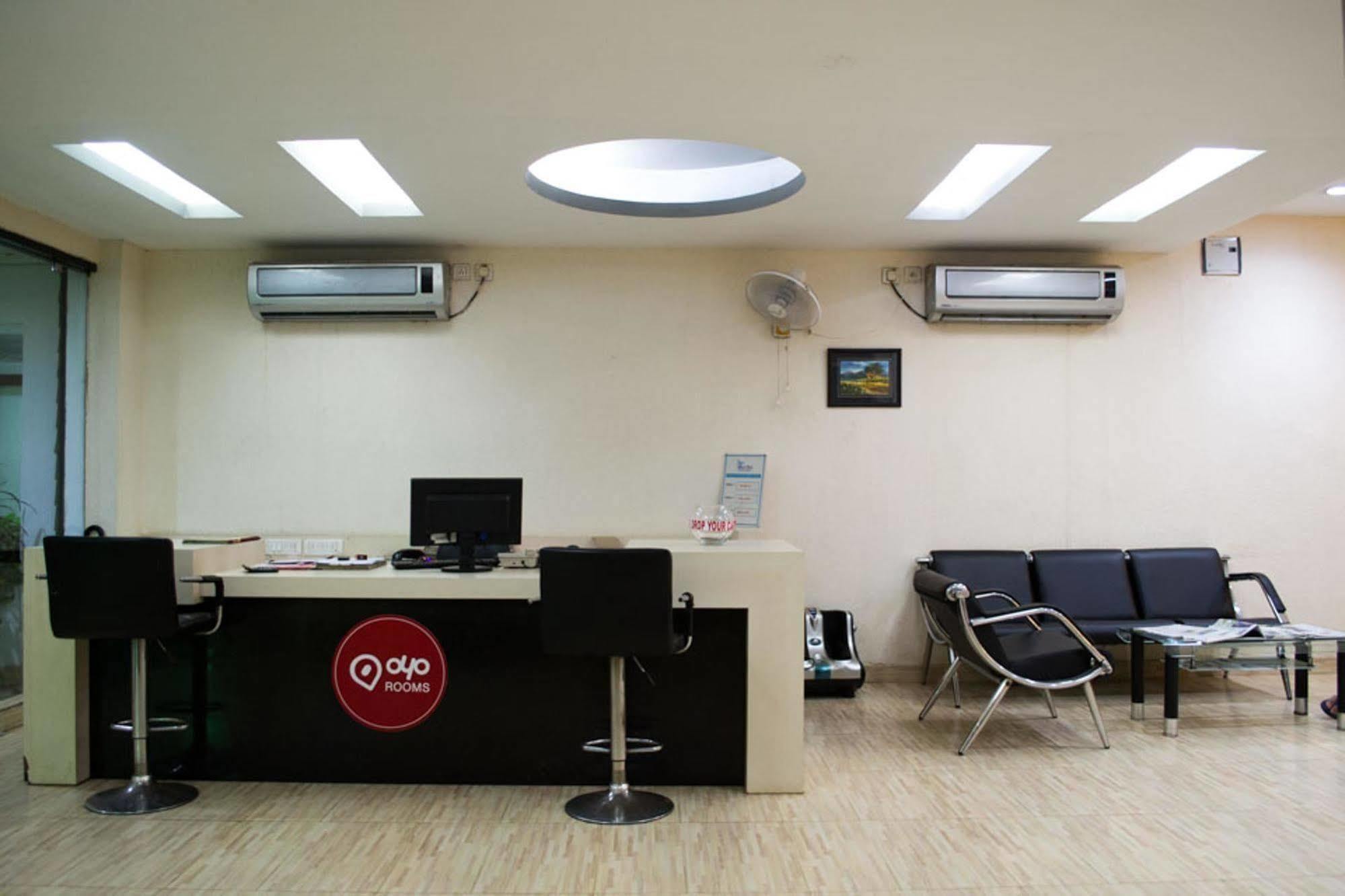 Oyo 1359 Hotel Best Inn Bhubaneswar Exterior foto