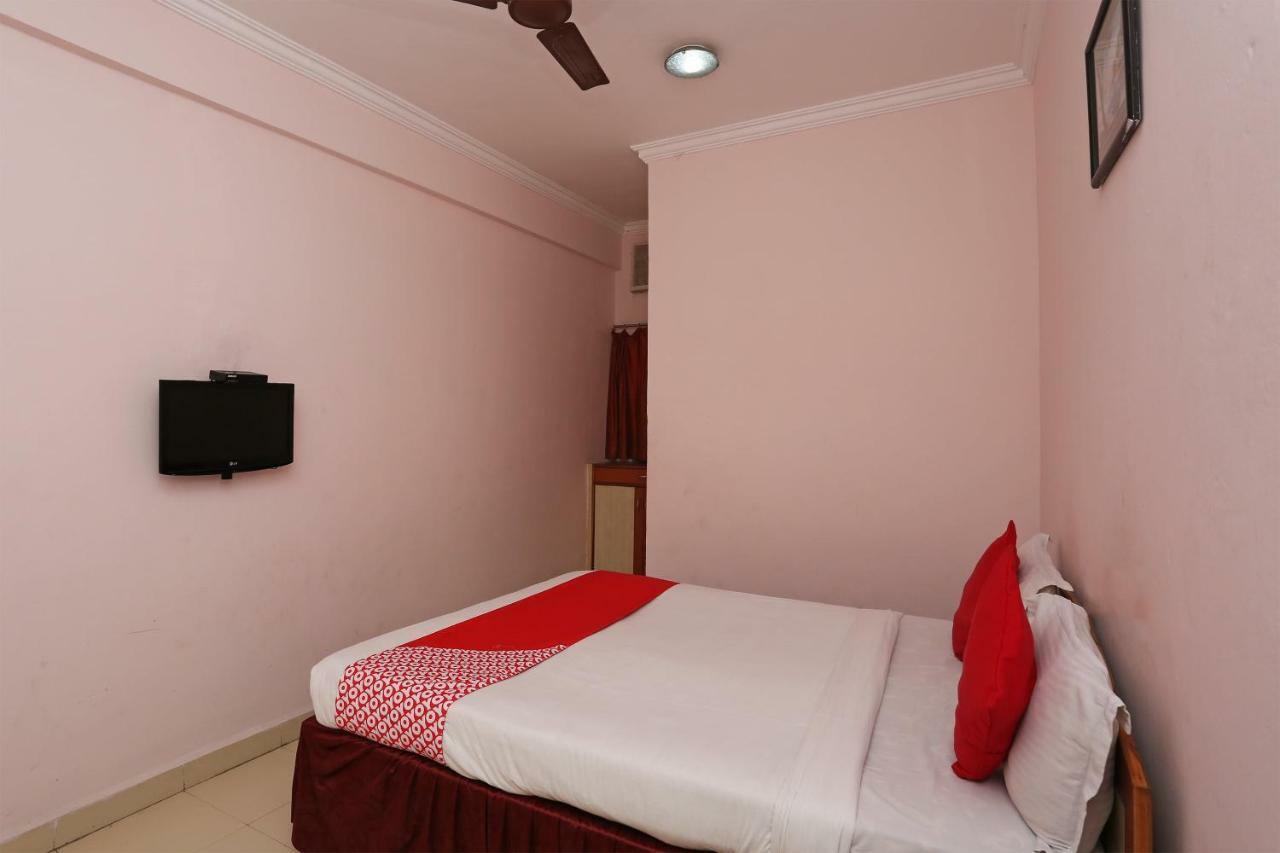 Oyo 1359 Hotel Best Inn Bhubaneswar Exterior foto