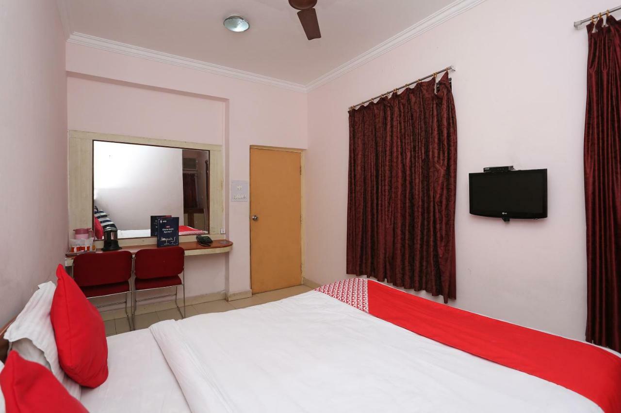 Oyo 1359 Hotel Best Inn Bhubaneswar Exterior foto