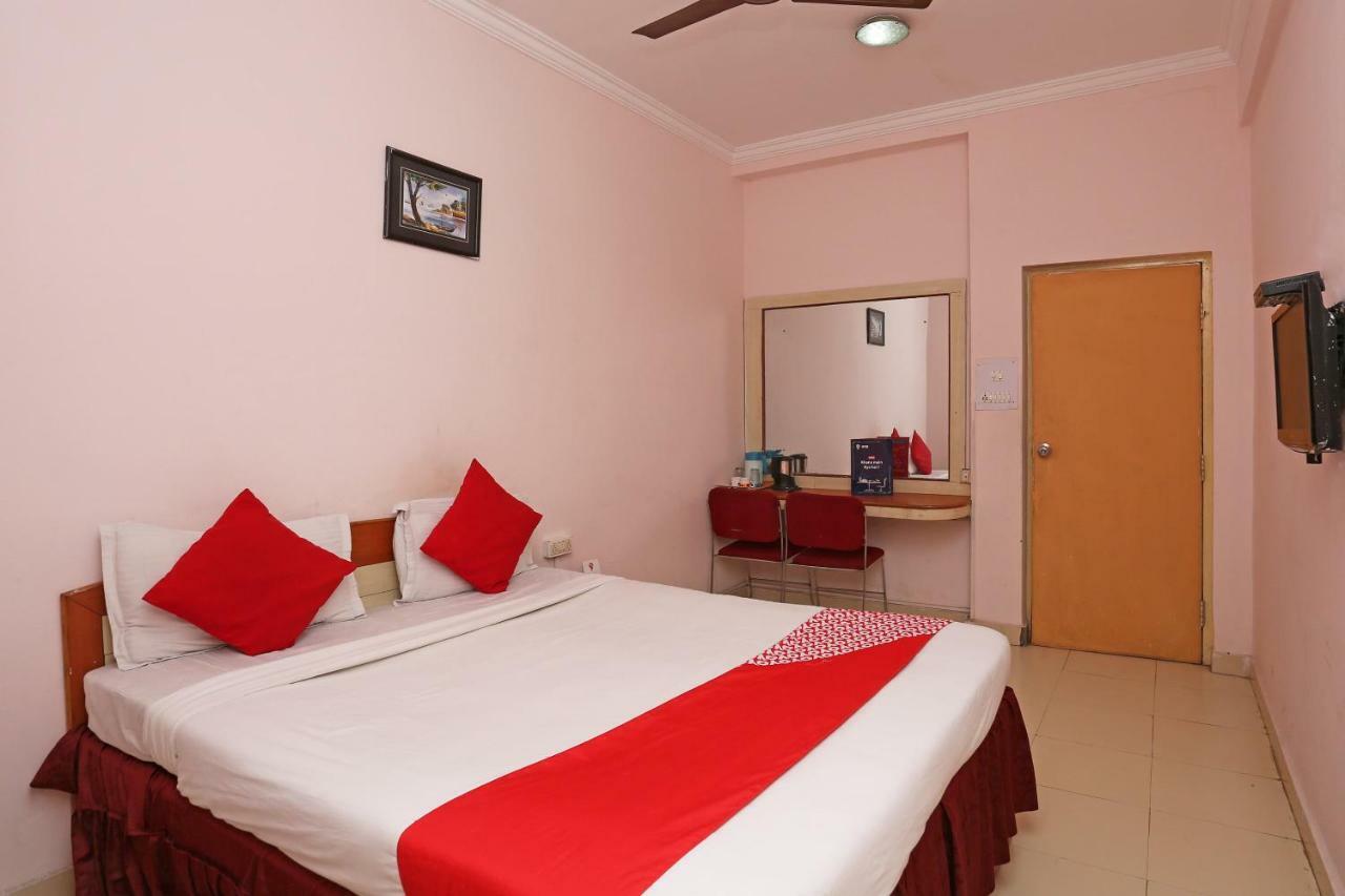 Oyo 1359 Hotel Best Inn Bhubaneswar Exterior foto