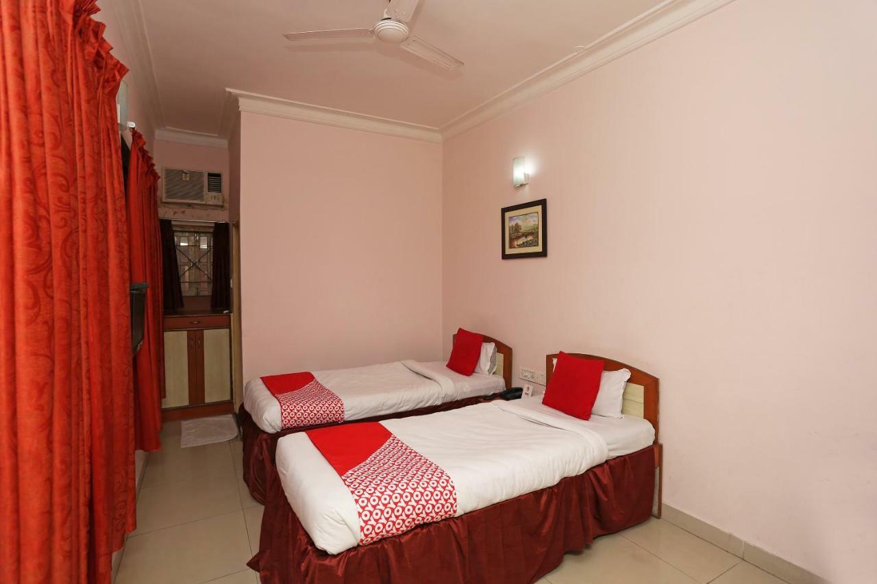 Oyo 1359 Hotel Best Inn Bhubaneswar Exterior foto